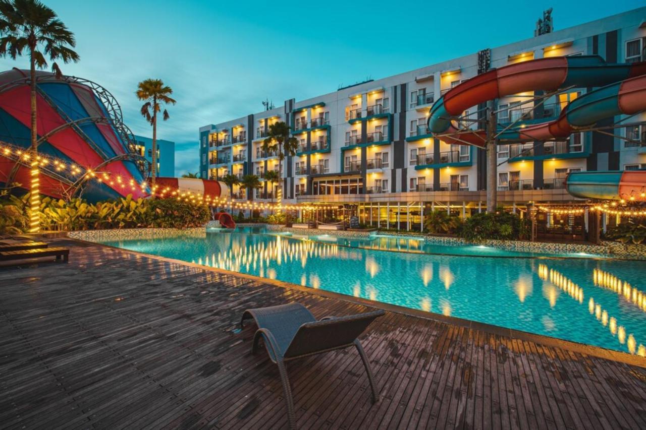 Astara Hotel Balikpapan Exterior photo