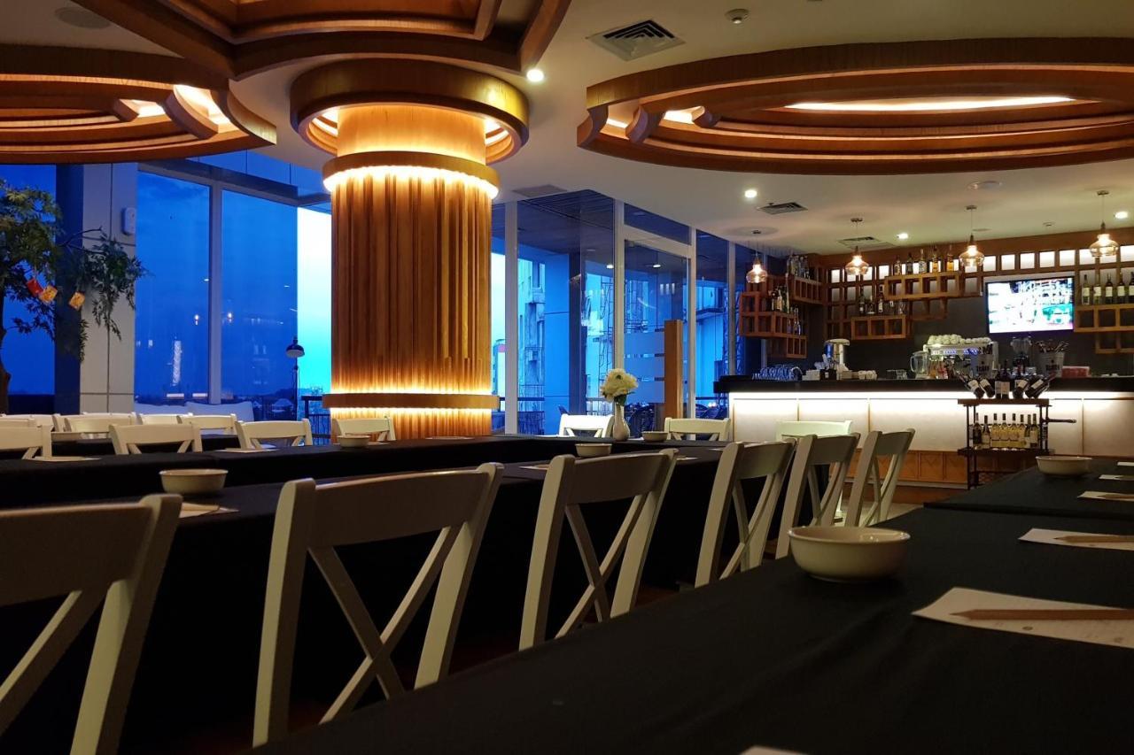 Astara Hotel Balikpapan Exterior photo