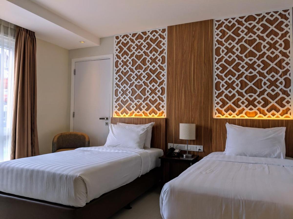 Astara Hotel Balikpapan Exterior photo
